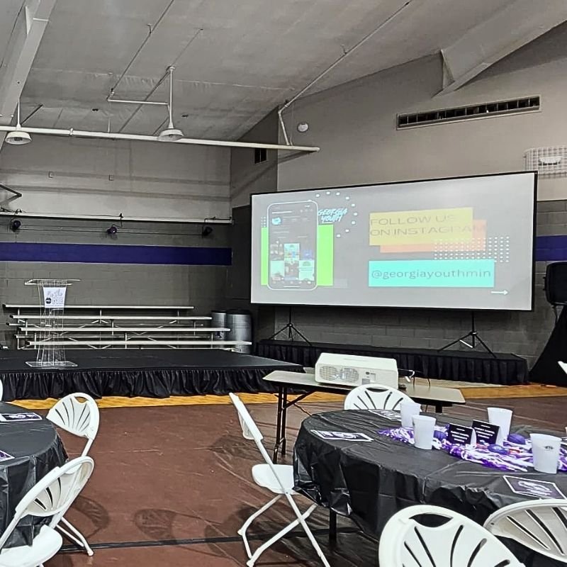 180-Inch Video Projector Screen + 7000 Lumens Projector Bundle